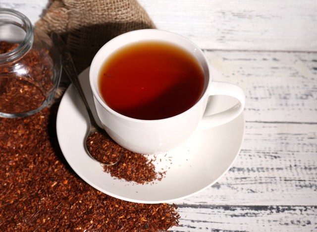 مضرات مصرف بیش از حد چای رویبوس